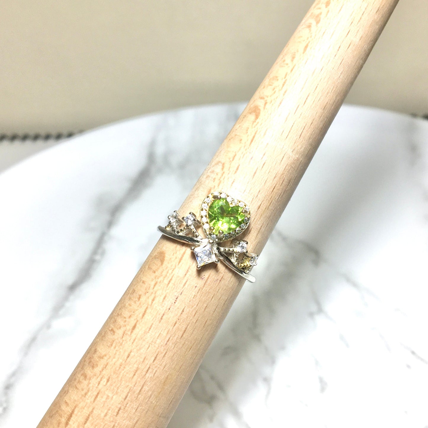 Halo Princess Crown Peridot Rings,Green Love Heart Gemstone Ring, Sterling Silver Rings,Royal Princess Crown Ring, Gift for her,Thanksgiving