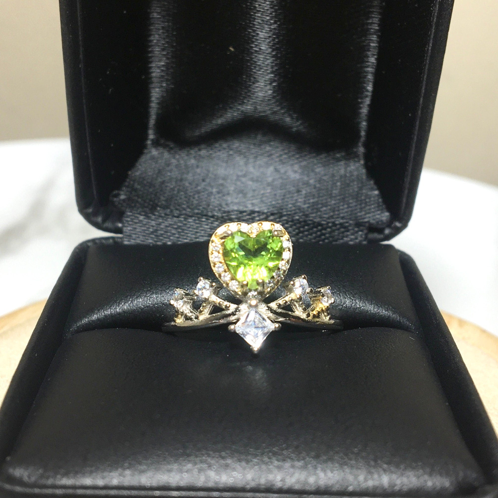 Halo Princess Crown Peridot Rings,Green Love Heart Gemstone Ring, Sterling Silver Rings,Royal Princess Crown Ring, Gift for her,Thanksgiving