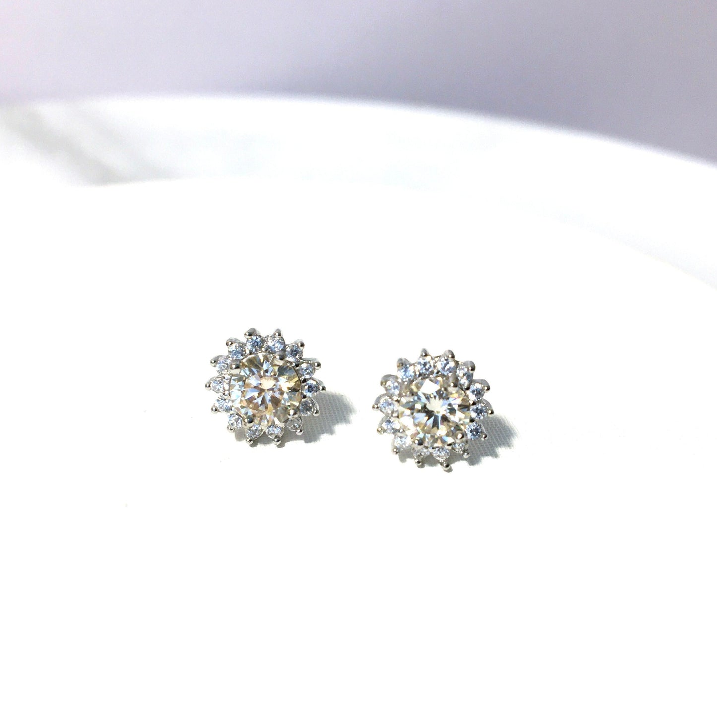 Beautiful Sun Flower Earrings Moissanite 0.5 ct Earrings for Anniversary Engagement 925 Silver Earring Special Gift,Christmas Gift,For Her